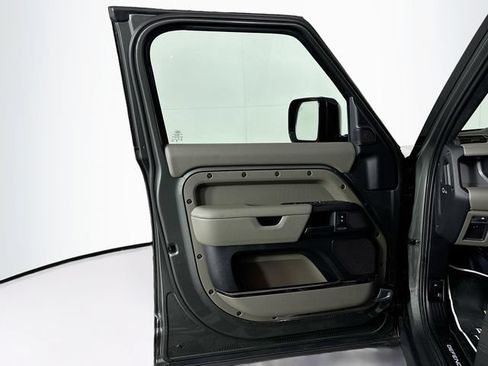 Used 2025 Land Rover Defender 110 AWD/4WD image 11