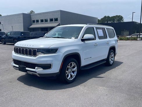 Used 2022 Jeep Wagoneer Series II AWD/4WD image 3