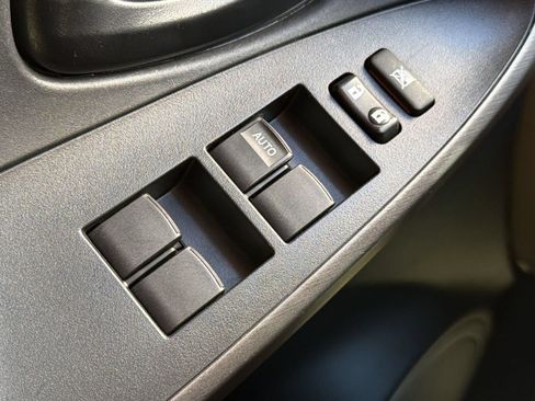 Used 2012 Toyota RAV4 FWD image 27