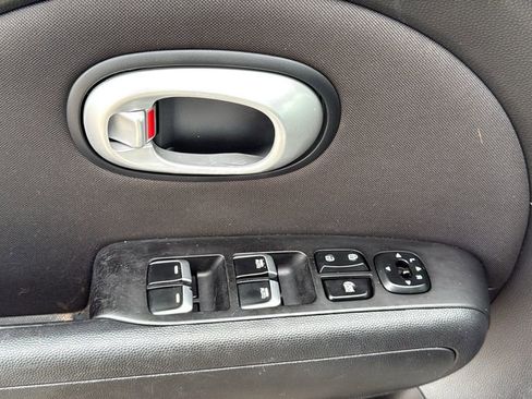 Used 2018 Kia Soul + FWD image 13