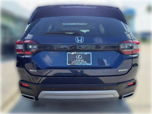 Used 2024 Honda Pilot Touring image 5