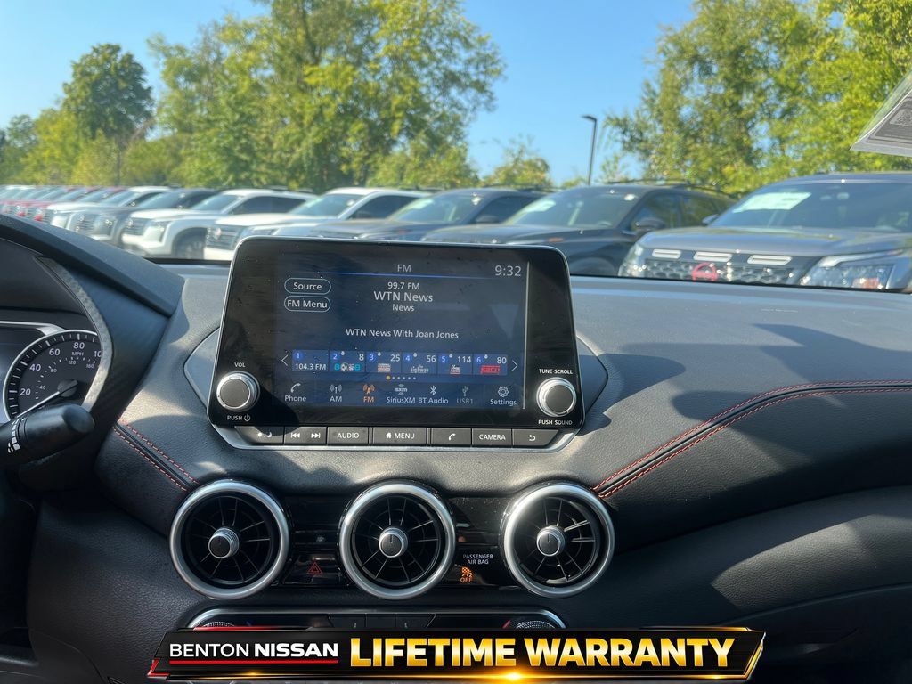 Used 2025 Nissan Sentra SR FWD image 17