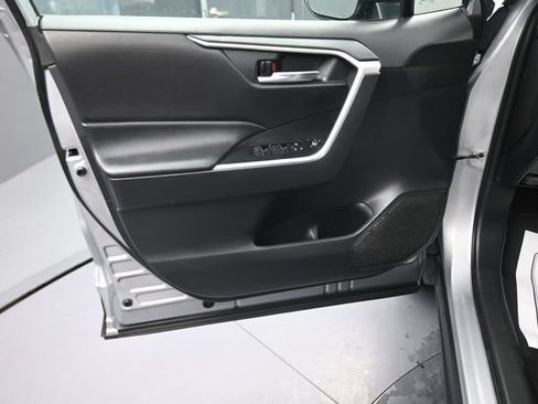 Used 2024 Toyota RAV4 XLE FWD image 20