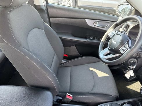 Used 2024 Kia Forte LXS w/ LXS Technology Package image 25