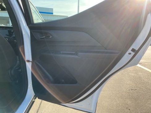New 2027 Chevrolet Bolt LT w/ Comfort Package FWD image 17