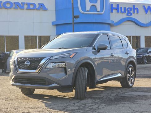 Used 2023 Nissan Rogue SL w/ SL Premium Package image 12