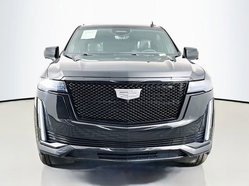 Used 2022 Cadillac Escalade Sport Platinum w/ LPO, ONYX Package AWD/4WD image 2