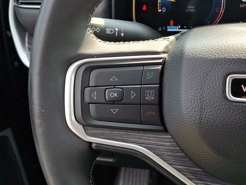Certified 2024 Jeep Wagoneer L Series II w/ Flexible Seating Group AWD/4WD image 25