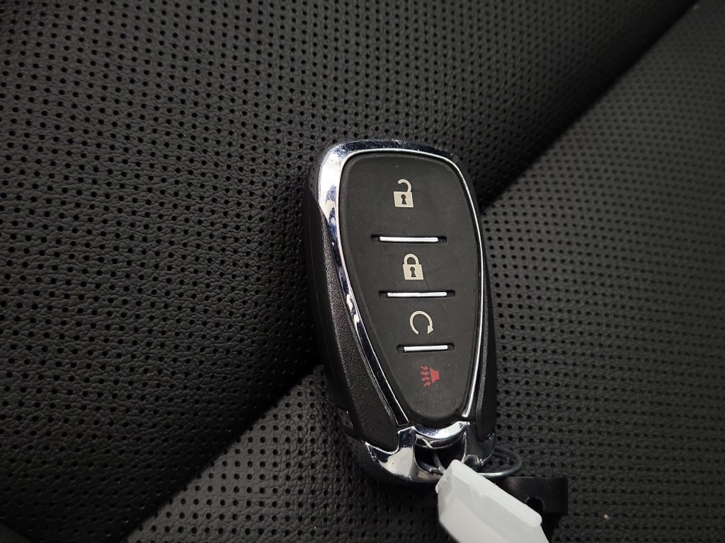 Used 2024 Chevrolet Trax RS w/ Sunroof Package FWD image 28