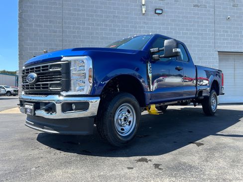 New 2026 Ford F350 XL w/ XL Chrome Package image 3