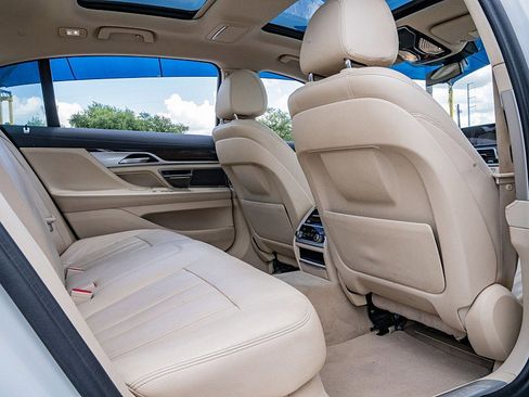 Used 2019 BMW 740i RWD image 22
