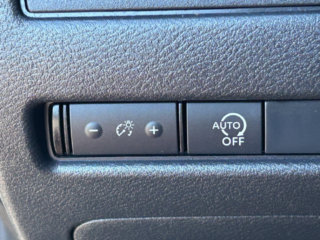 Used 2024 Nissan Rogue S FWD image 23