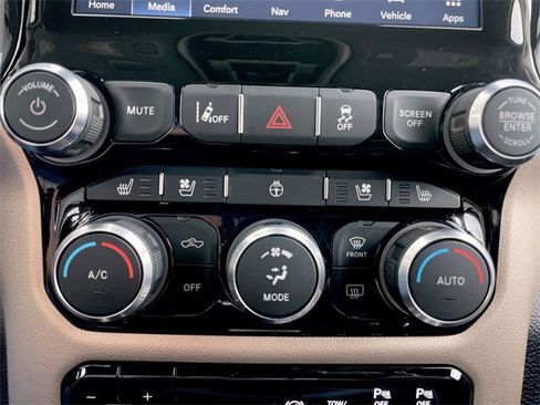 Used 2024 RAM 2500 Laramie w/ Safety Group image 19