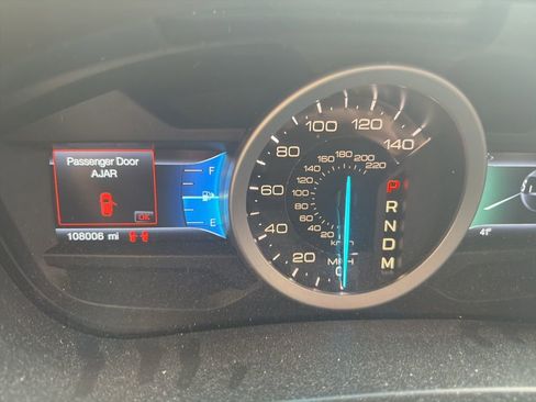 Used 2014 Ford Explorer XLT w/ Equipment Group 202A image 2