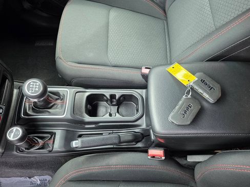 Used 2021 Jeep Wrangler Rubicon AWD/4WD image 14