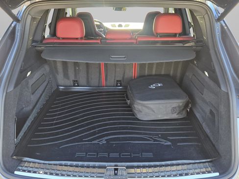 Used 2019 Porsche Cayenne E-Hybrid image 33