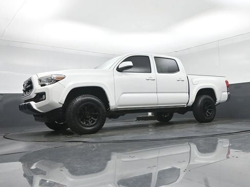 Used 2017 Toyota Tacoma SR5 w/ Tow Package image 51