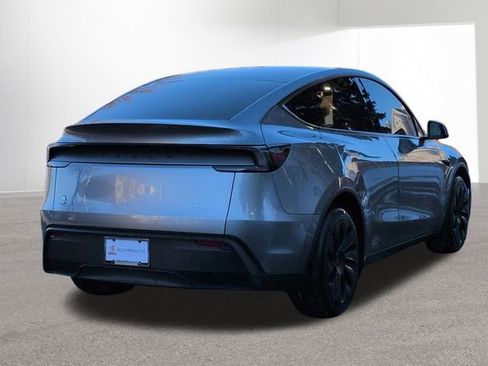 Used 2026 Tesla Model Y Long Range image 5