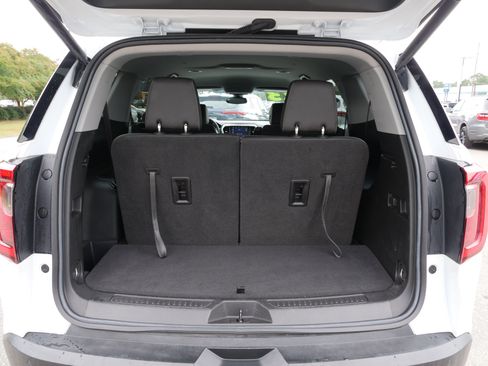 Used 2023 GMC Acadia SLT w/ Elevation Edition image 14