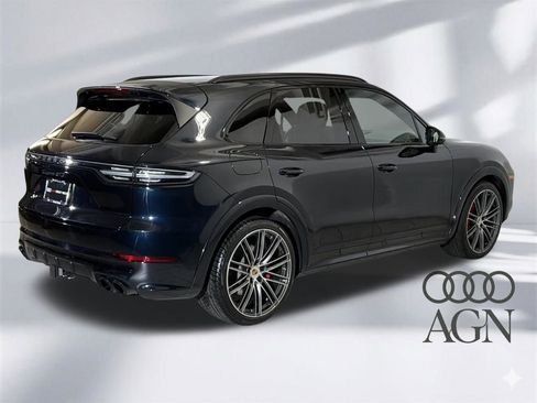 Used 2023 Porsche Cayenne GTS image 9