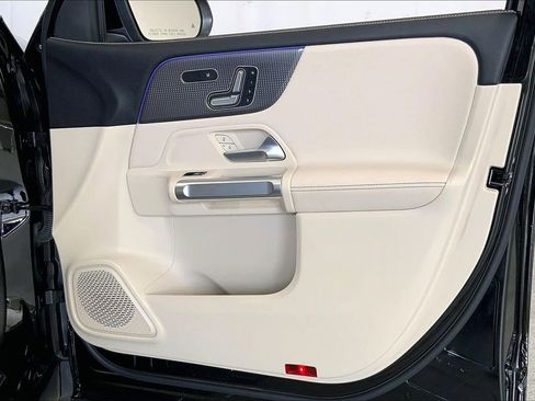 Used 2021 Mercedes-Benz GLB 250 GLB 250 image 26