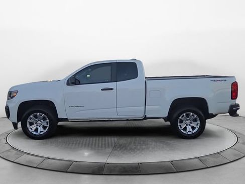 Used 2022 Chevrolet Colorado W/T w/ WT Convenience Package AWD/4WD image 2