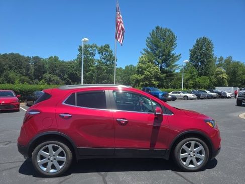 Used 2019 Buick Encore Essence w/ Experience Buick Package FWD image 9