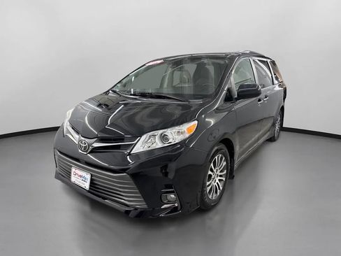 Used 2019 Toyota Sienna XLE FWD image 4