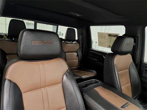 Used 2024 Chevrolet Silverado 3500 High Country w/ Technology Package image 41