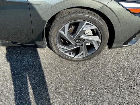 Used 2024 Hyundai Elantra SEL w/ Convenience Package image 24