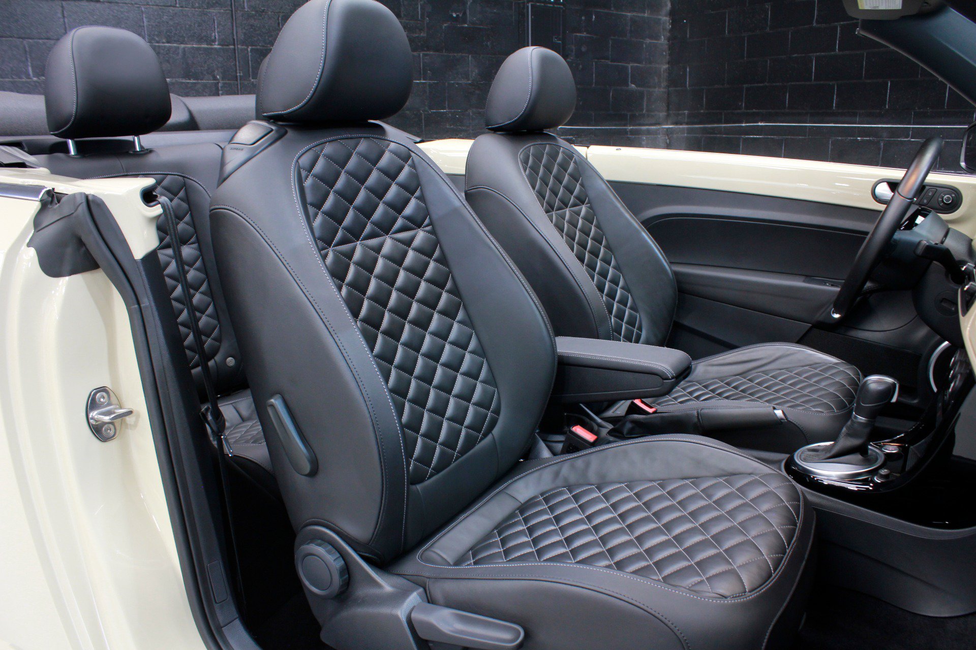 Used 2019 Volkswagen Beetle 2.0T S FWD image 54