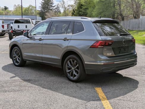 Used 2023 Volkswagen Tiguan SE AWD/4WD image 5