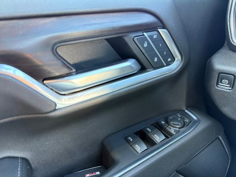 Used 2025 GMC Sierra 1500 SLT image 15