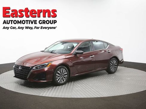 Used 2024 Nissan Altima 2.5 SV FWD image 56