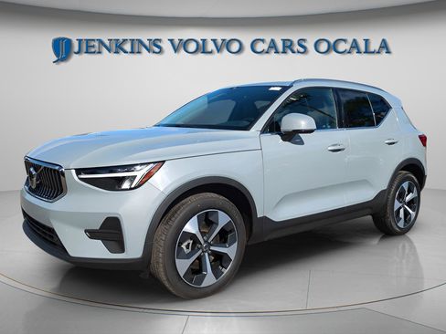 New 2025 Volvo XC40 B5 Core w/ Protection Package Premier image 3