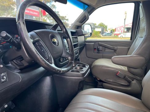 Used 2020 Chevrolet Express 3500 LS image 19