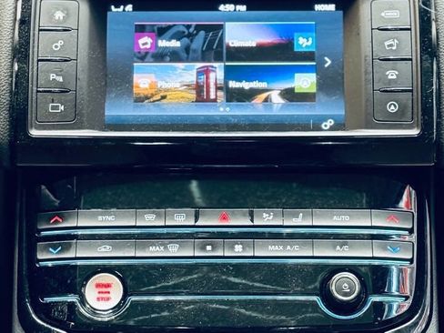 Used 2017 Jaguar XE Premium image 13