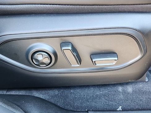 New 2025 Jeep Grand Cherokee L Limited w/ Black Appearance Package image 12