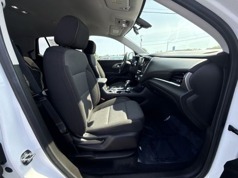 Used 2021 Chevrolet Traverse LT FWD image 28