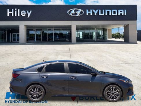 Used 2024 Kia Forte GT-Line FWD image 3
