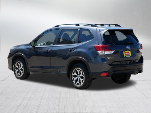 Used 2019 Subaru Forester Premium AWD/4WD image 5
