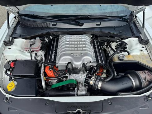 Used 2019 Dodge Charger SRT Hellcat w/ Navigation & Travel Group RWD image 10