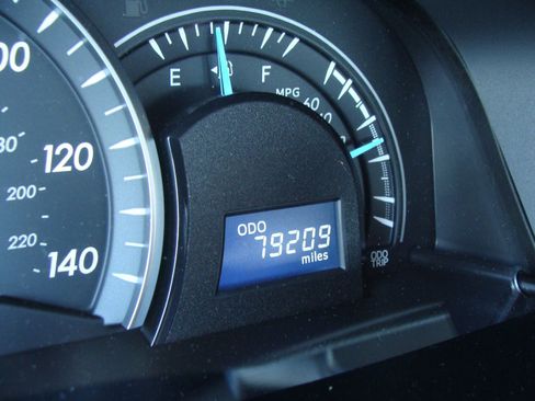 Used 2014 Toyota Camry LE FWD image 13