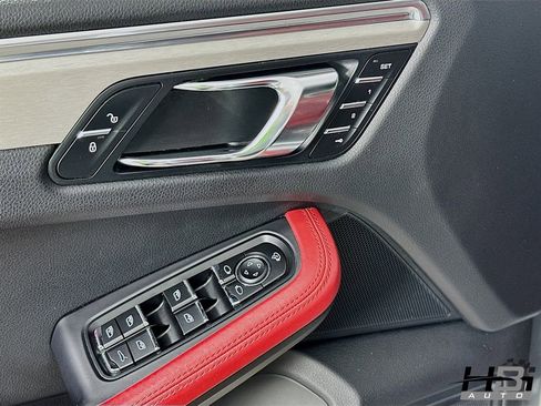 Used 2016 Porsche Macan S image 14