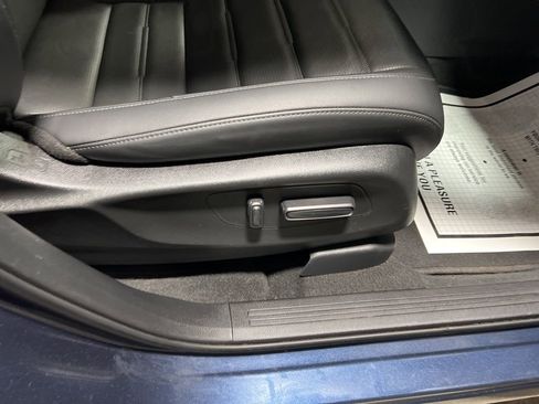 Used 2025 Honda CR-V EX-L image 10