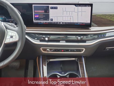 Used 2024 BMW X7 xDrive40i w/ Climate Comfort Package image 38