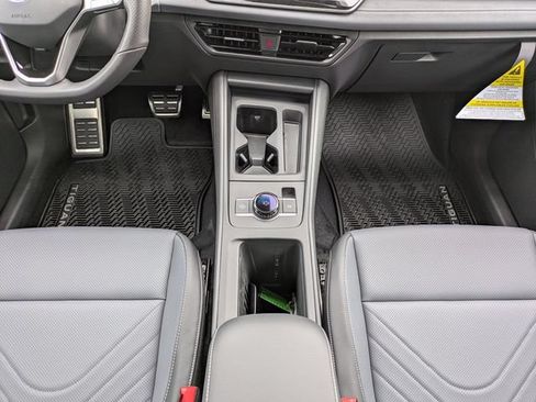 New 2026 Volkswagen Tiguan SE R-Line FWD image 19