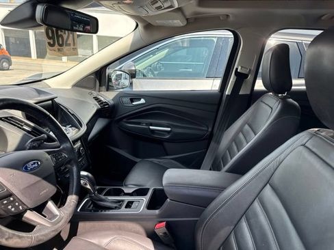 Used 2019 Ford Escape Titanium FWD image 5