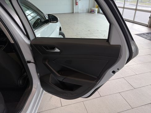 Used 2019 Volkswagen Jetta S image 17