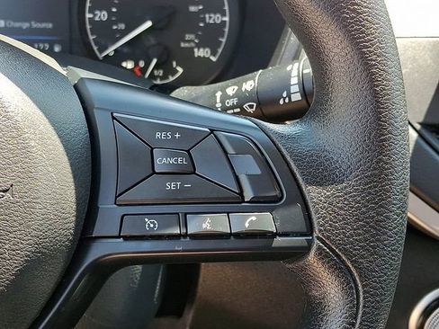 Used 2024 Nissan Altima 2.5 S FWD image 21